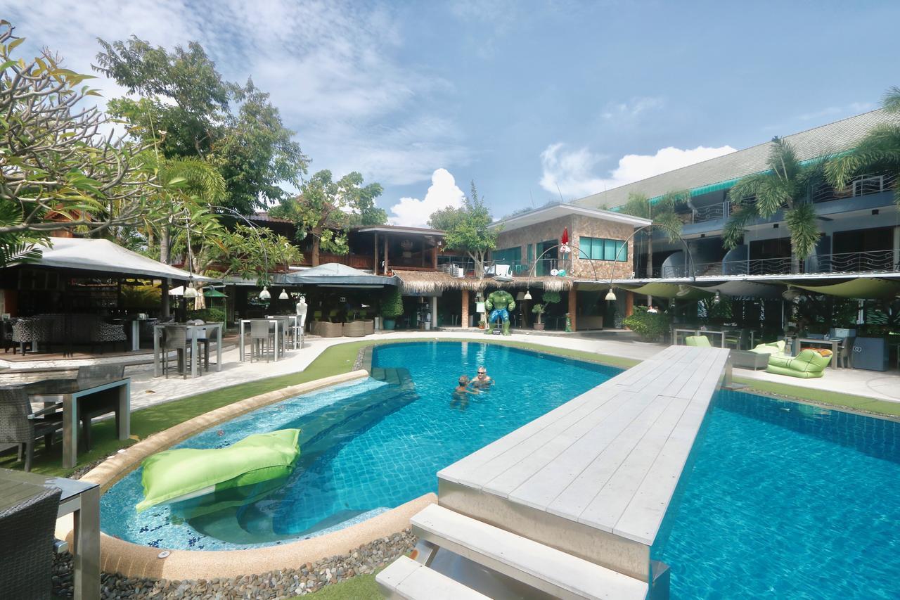 Momento Resort Pattaya Esterno foto